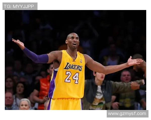 2001年科比在季后赛对决国王的精彩表现与传奇时刻回顾